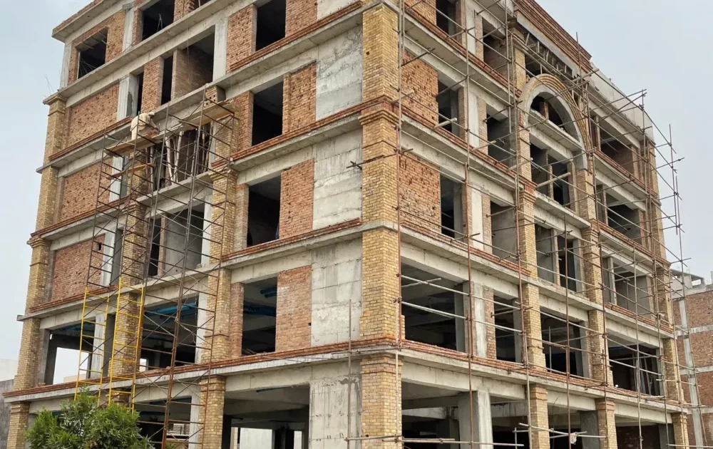 Commercial building construction by Macrise including multistory structures